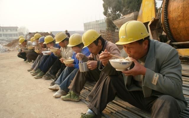 出國勞務：海外的建筑工為何大多喜歡用華裔？