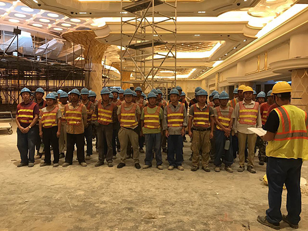 為什么那么多農民工會出國工作，一年可以賺回需要多少錢？