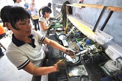 真實情況！出國打工年入幾十萬？看了這些利弊后再做決定。