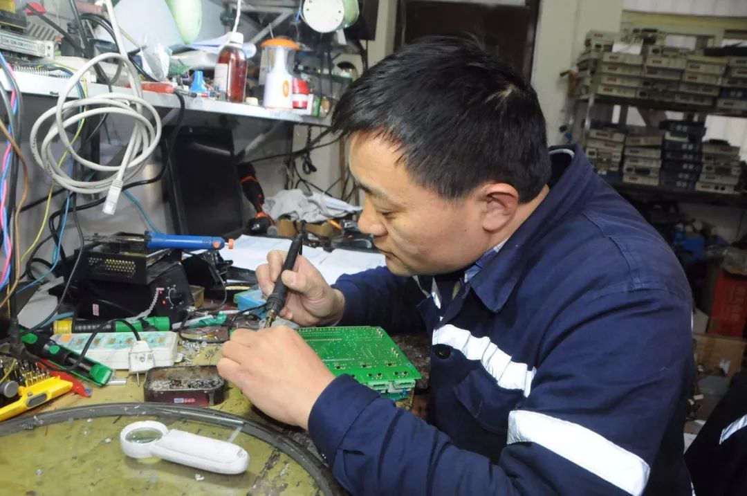能賺多少錢？任何人都行嗎出國打工哪里最賺錢。